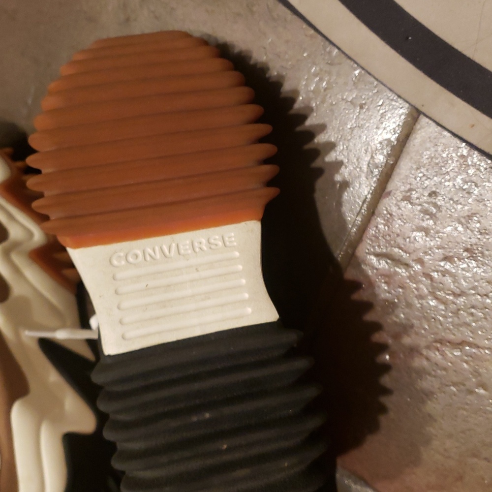 converse - Picture 3 of 4